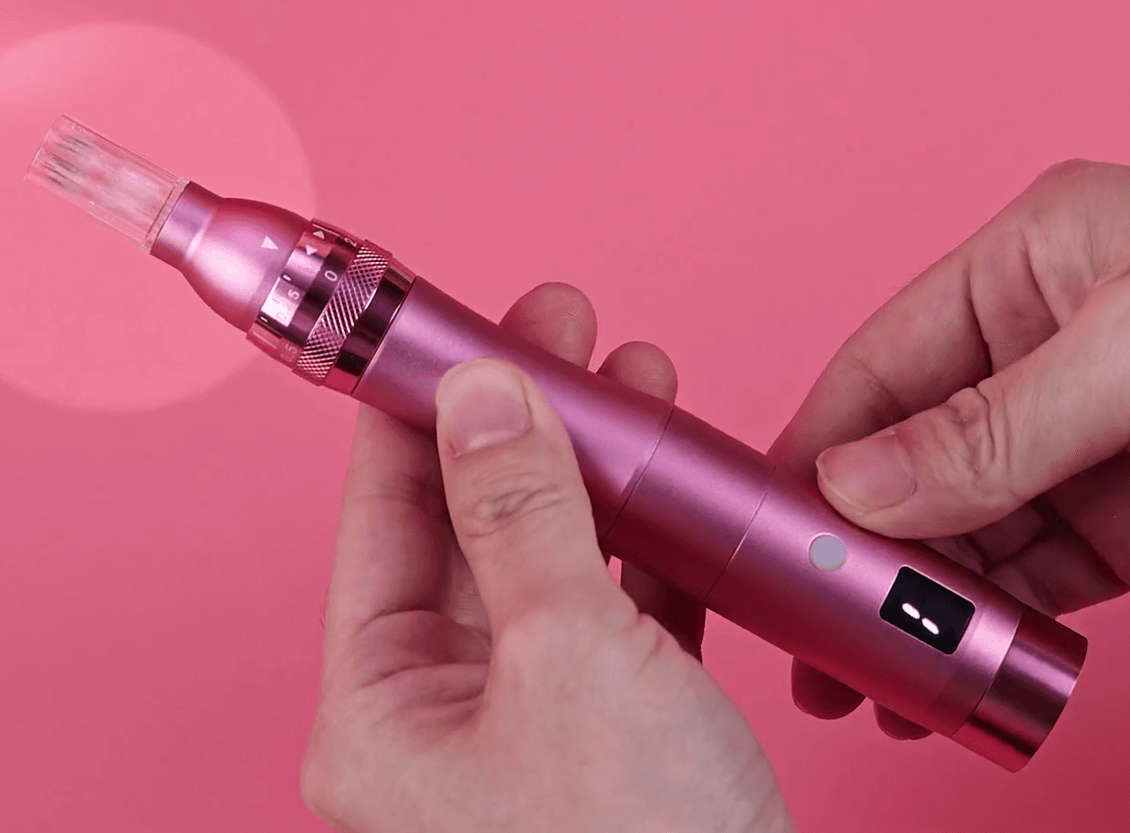 🌸 Dermapen Rosa Recarregável + 12 Cartuchos - 3