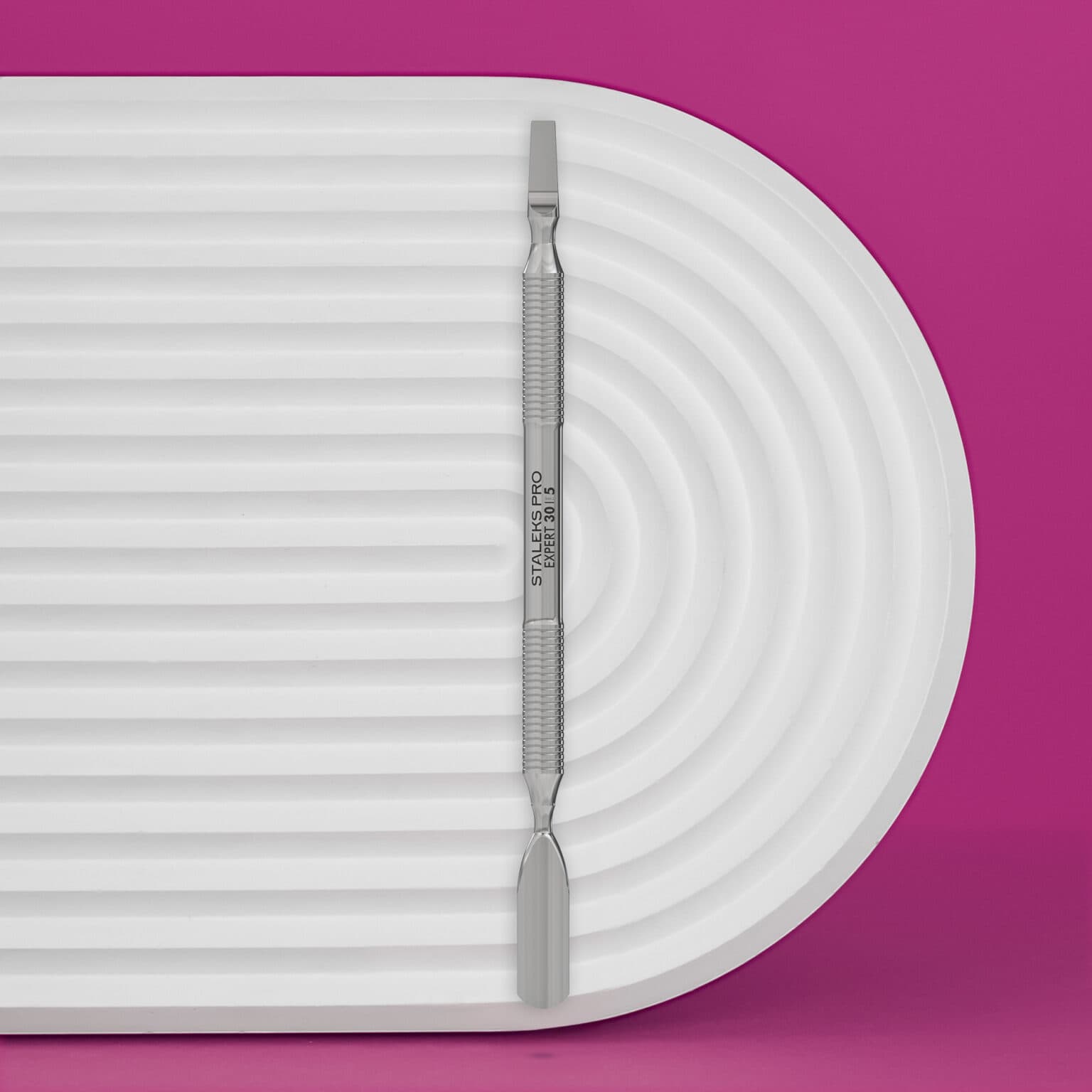 Espátula de Manicure Staleks Pro Expert 30 Tipo 5 – Pusher arredondado largo + Espátula reta larga