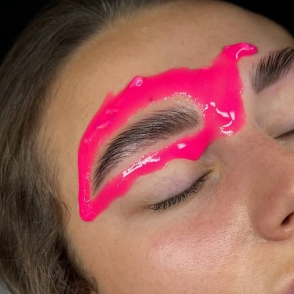 Lami Lashes – Máscara Calmante Pó Jelly Brow Barbie 20g - 4